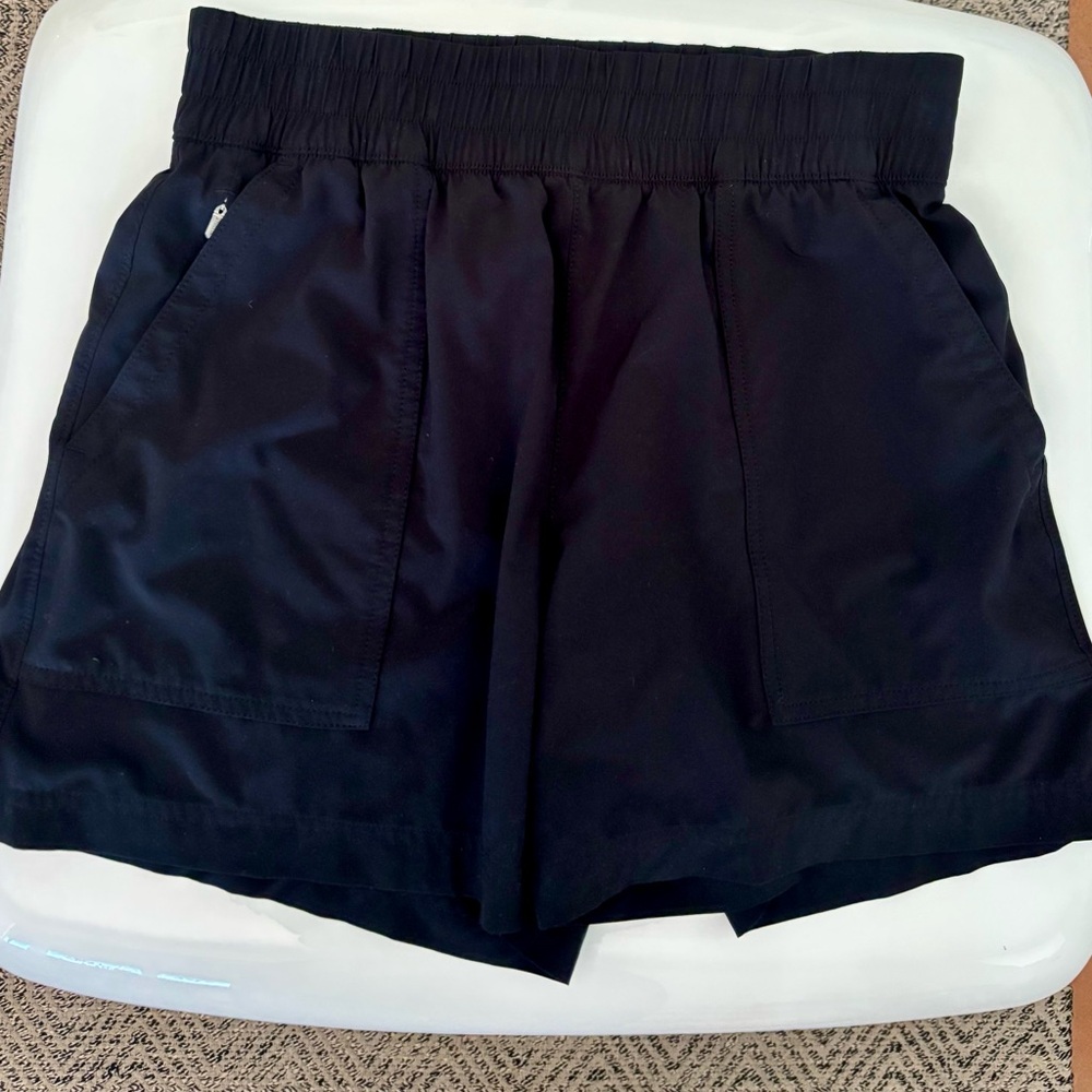 Athleta Shorts 5” Inseam Black Women’s Size S|P